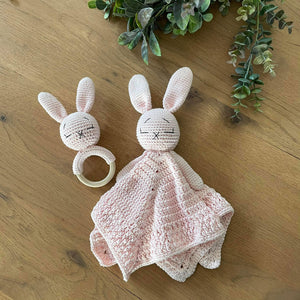 Parker Rabbit Rattle Pink